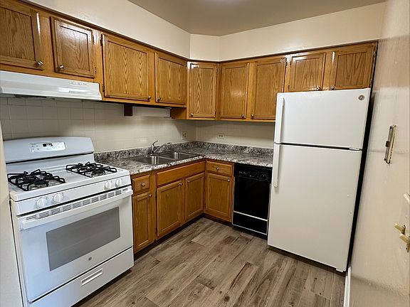 4th image of 930 Westmoreland Dr APT 24