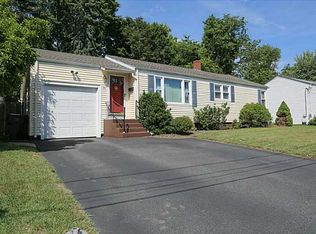 38 Crystal Dr, Warwick, RI 02889