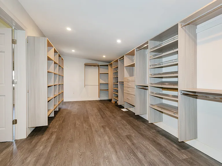 22 Olive St — Photo 17