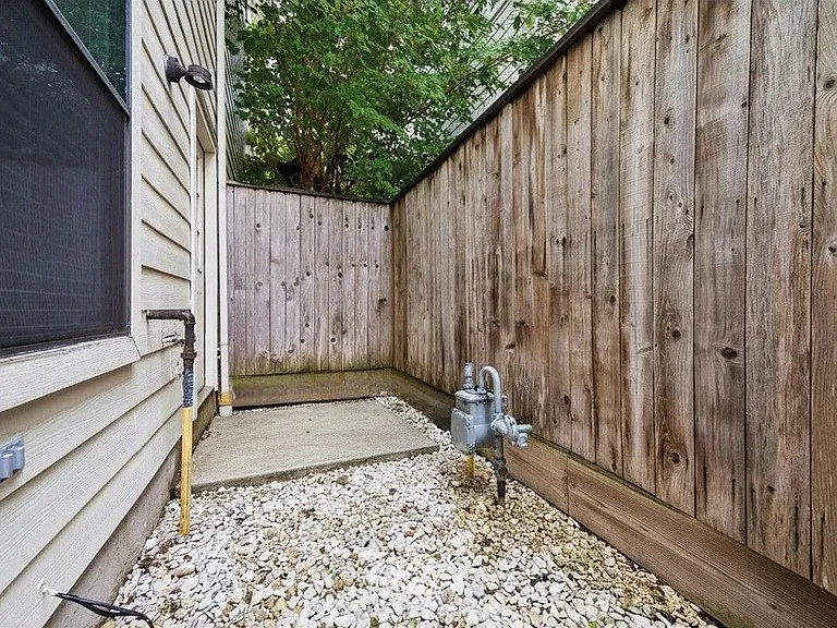 3501 Link Valley Dr #301 — Photo 2