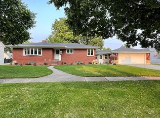 1022 Bentley Dr, Monroe, MI 48162