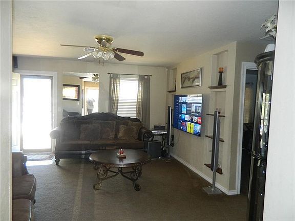 4th image of 605 SE 13th St