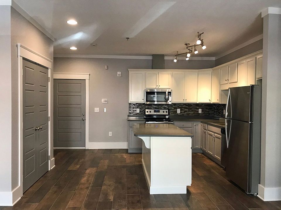 1st image of 109 W Main St #1