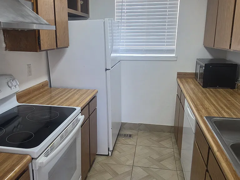 1655 Clarkson Dr #42 — Photo 5