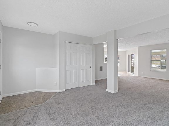 5th image of 11684 Manor Lake Dr