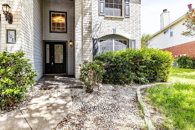 5 bed, 2.5 bath, 2447 sqft, $2,197 — Photo 4