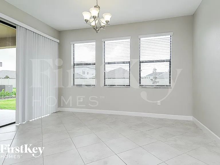 9823 Ivory Dr — Photo 4