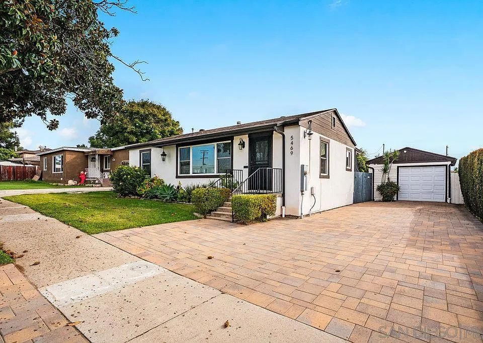 5469 Roswell St, San Diego, CA 92114 | Zillow