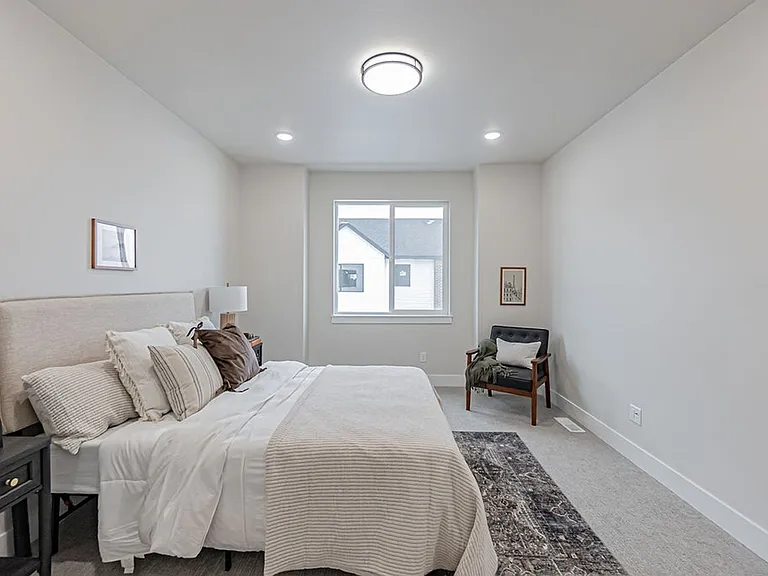455 Blue Spruce — Photo 40