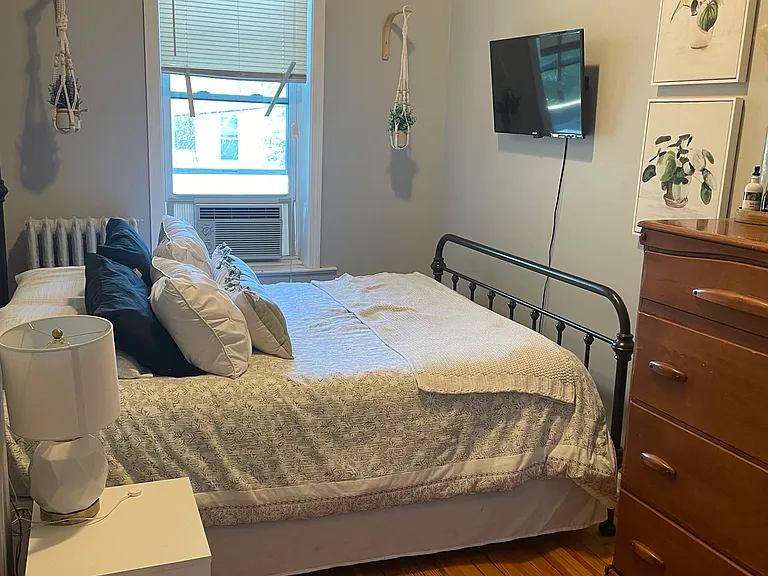 584 Madison Ave #2 — Photo 15