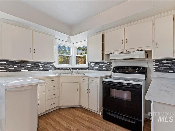 4th image of 2115 Cleveland Blvd