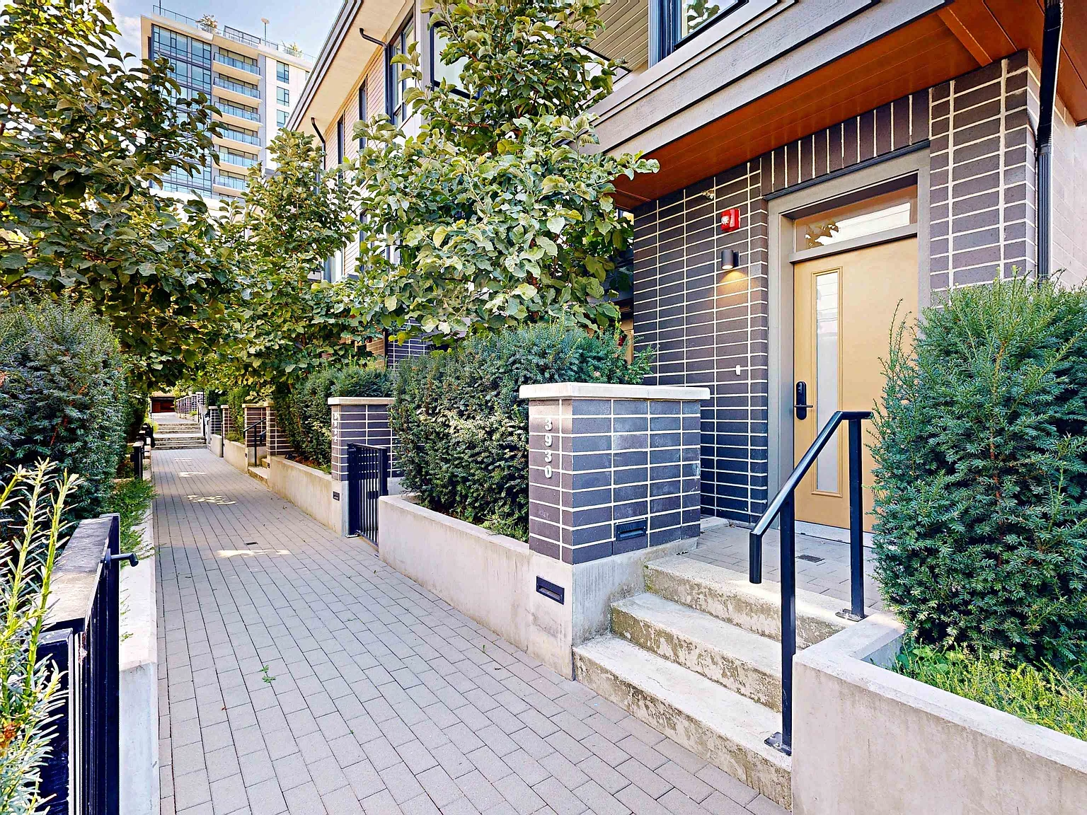 3 bed, 1488 sqft, $4,898 — Photo 3