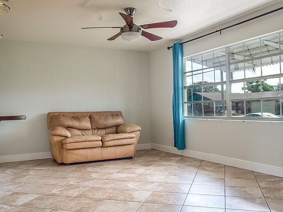 3rd image of 2576 Corbusier Dr