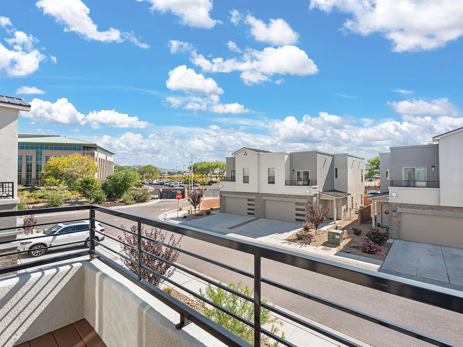 3 bed, 1731 sqft, $2,750 — Photo 3