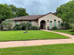 16426 Glenshannon Dr, Houston, TX 77059