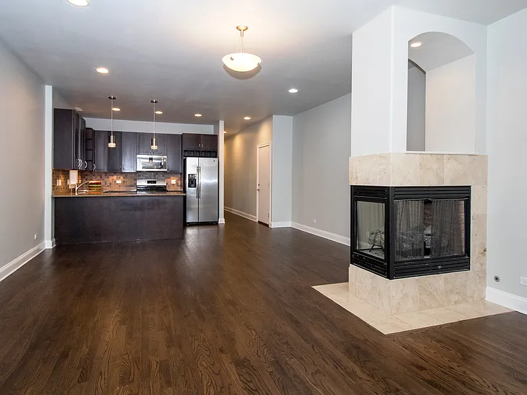 3862 S Lake Park Ave #1S — Photo 2