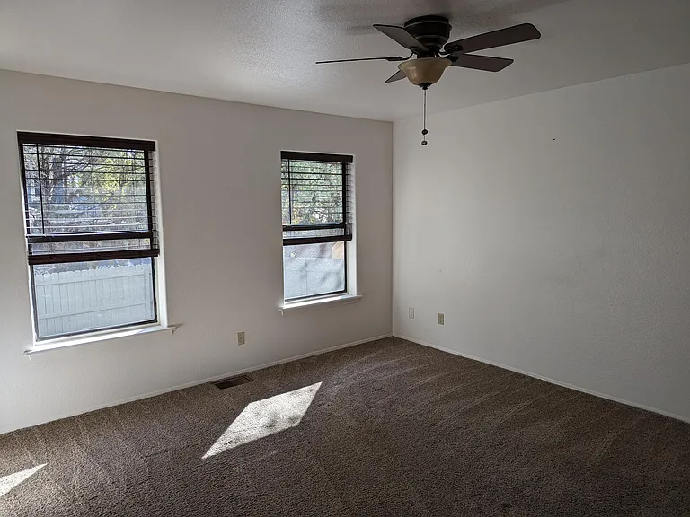 717 W Saint Moritz Dr — Photo 6