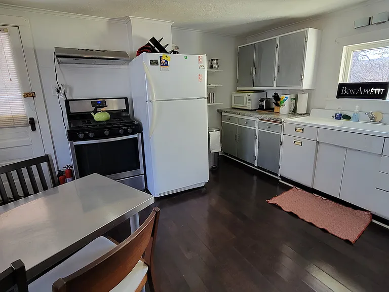 290 E 1st St #2-6 — Photo 43