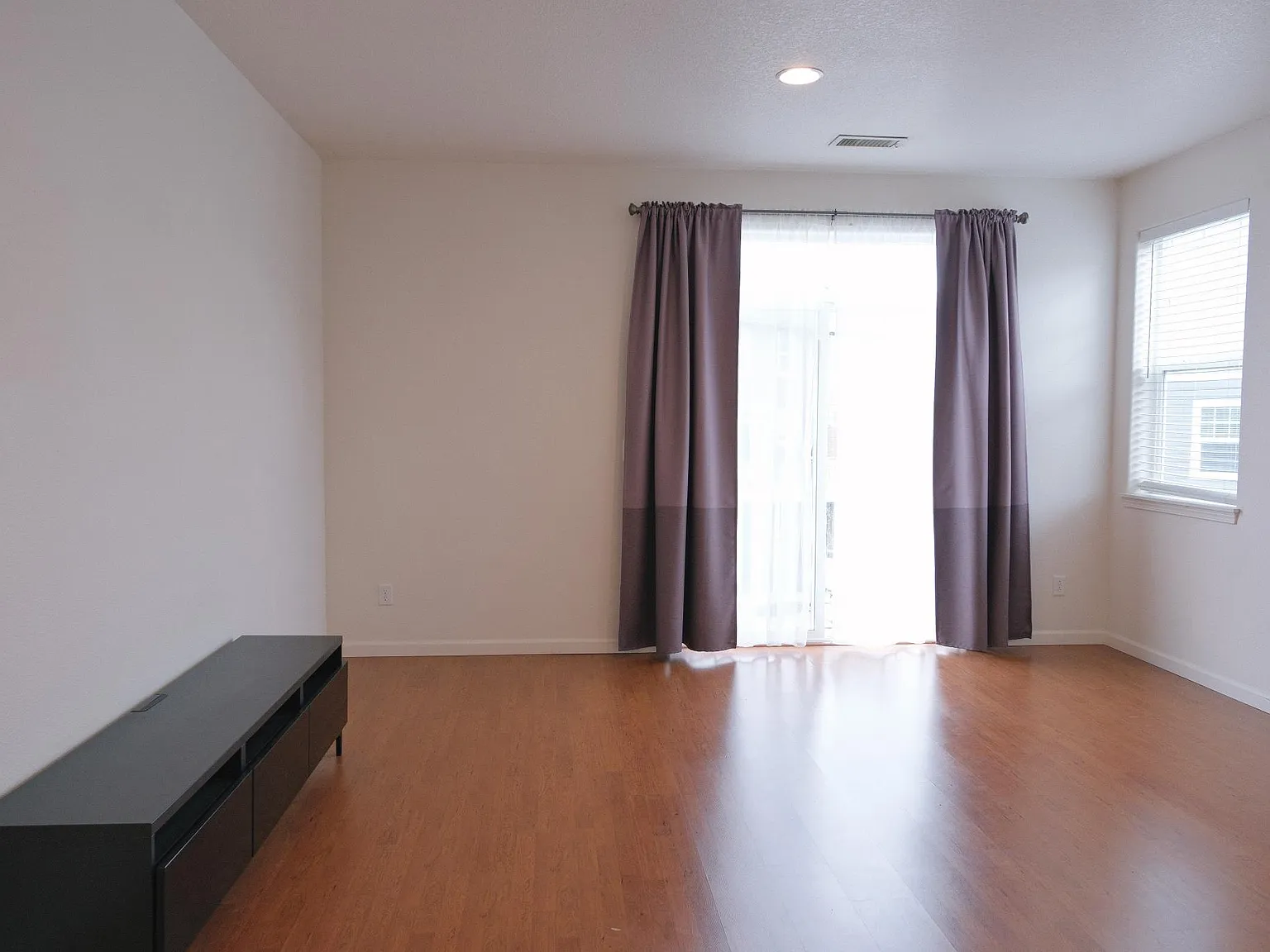 2 bed, 2.5 bath, 1340 sqft, $2,500 — Photo 4
