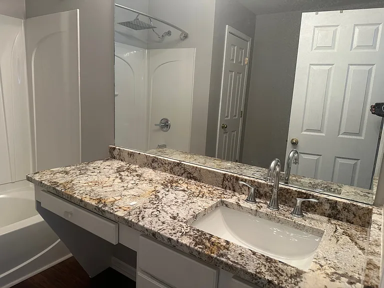 743 Celeste Ln SW — Photo 17