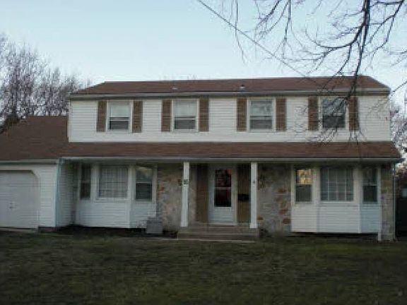 16 Knoll Ln