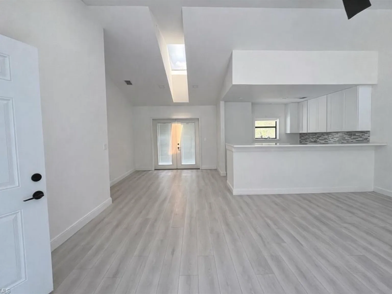 3 bed, 1824 sqft, $3,000 — Photo 3