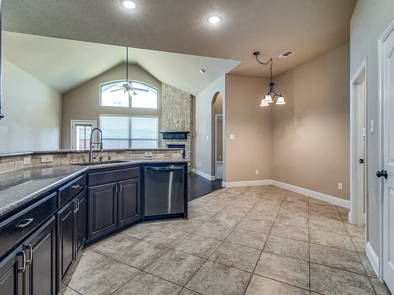 1631 Veneto Dr — Photo 5