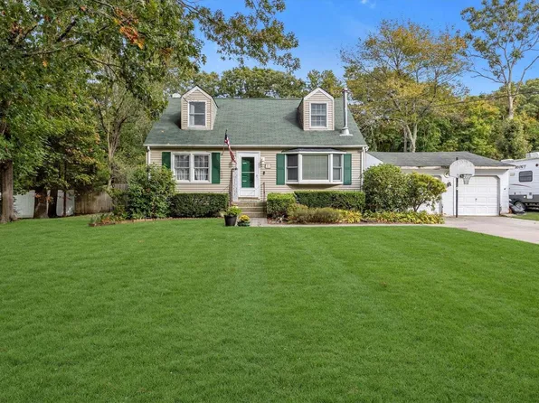 81 Abinet Court, Selden, NY 11784