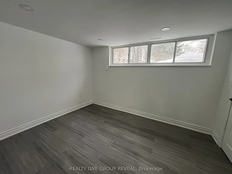 75 Regatta Cres #BASEMENT — Photo 6