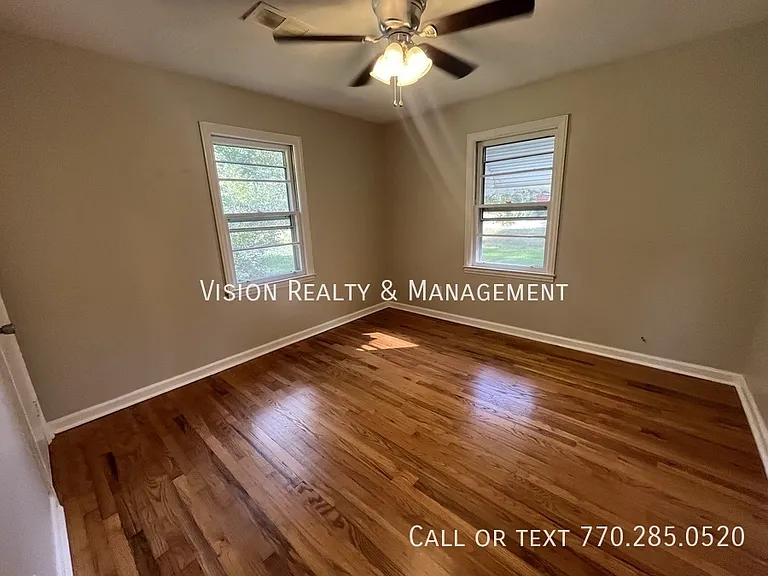 1148 Center St SW — Photo 33