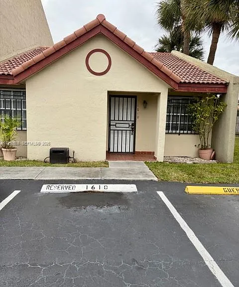 6100 SW 130th Ave — Photo 1