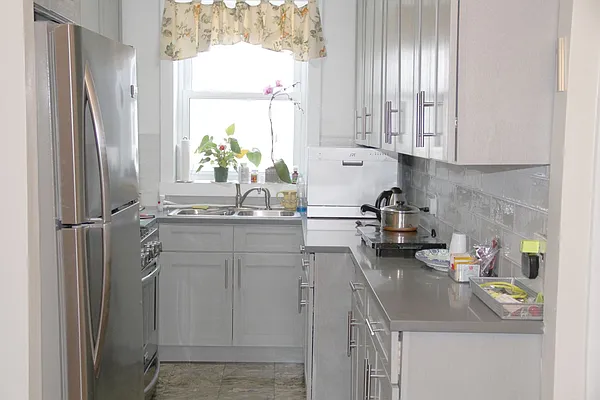 Rented by Metropolitan Brokers Inc. | media 7