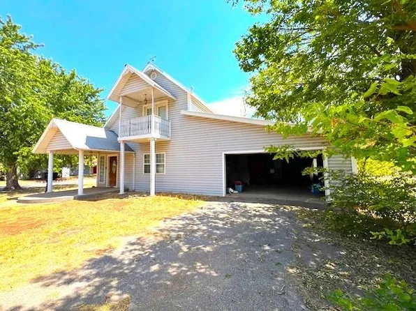 502 E Cavalry St, Cordell, OK 73632