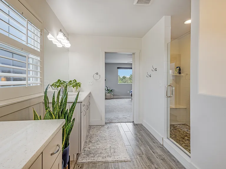 1516 Solitaire St — Photo 20