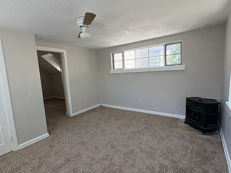 2230 N Ogden St — Photo 42