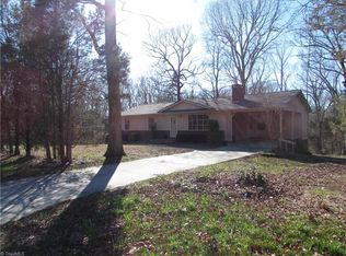 538 Hiatt Dr, Thomasville, NC 27360
