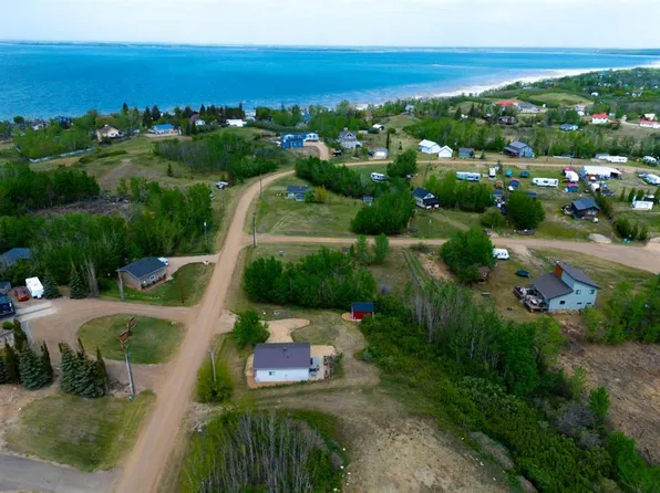 16 Earls Way, White Sands, AB T0C 3B0