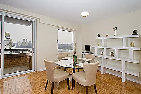 Sold by Adriana Arciello, LREB | media 1