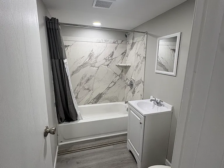 5054 Gratiot Ave #5 — Photo 7