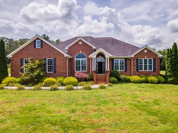 710 Farmbrook Dr, Rocky Face, GA 30740