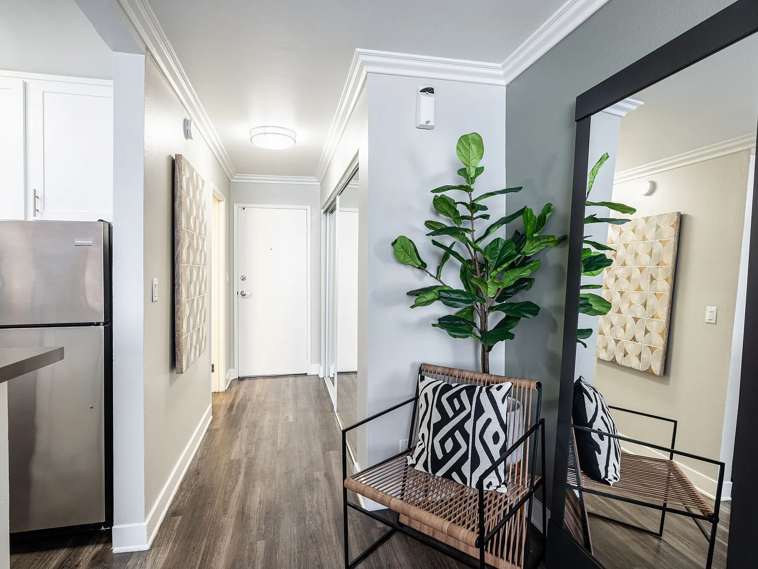 1200 Riverside — Photo 3