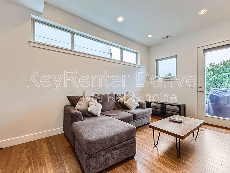 1212 N Perry St — Photo 7