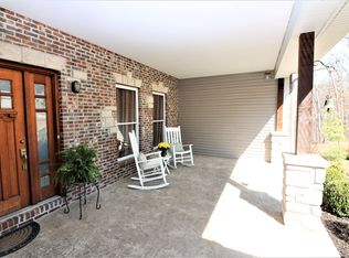 2560 Forest Glen Ct, Pacific, MO 63069