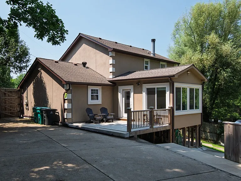 4036 Creekside Dr — Photo 33
