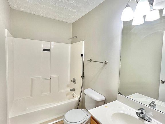 4th image of 616 Sherard Cir #A