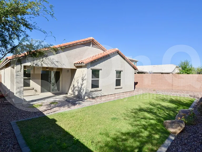 2223 E Hazeltine Way — Photo 2