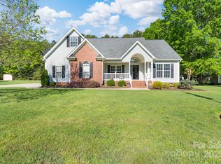921 Snow Prince Ln, York, SC 29745