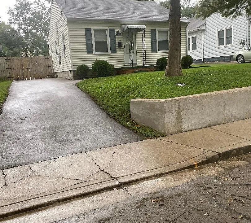 228 Lincoln Ave