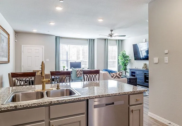 2921 Mare Dr — Photo 11