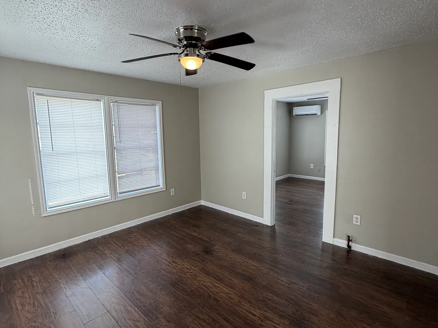 1 bed, 800 sqft, $1,200 — Photo 2